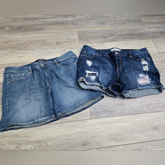 Torrid & Torrid Premium  jean shorts - Picture 1 of 9